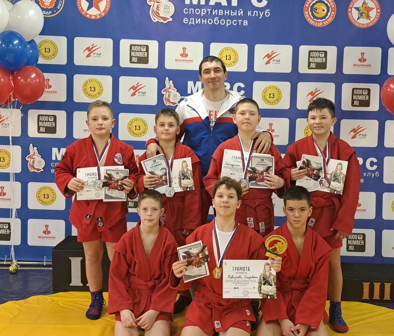 Московский областной турнир по самбо г.о Лосино Петровский спортсмены ск самбо снегири и тренер Бикмуллин Дим Рашидович